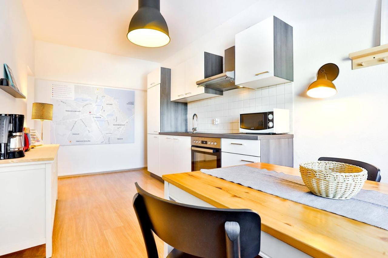 Apartments Am Bahnhof シュトラールズント エクステリア 写真