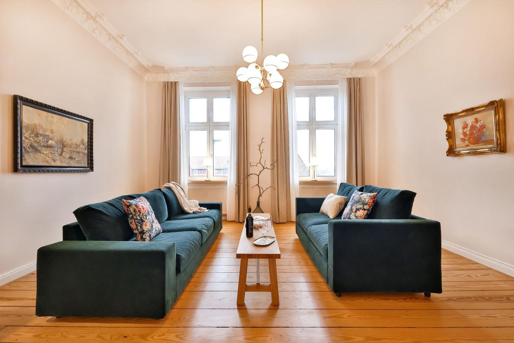 Apartments Am Bahnhof シュトラールズント エクステリア 写真